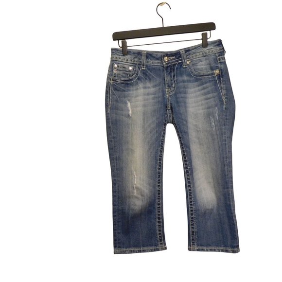 Miss Me Mid Rise Capri Jeans Womens Size 27 Distressed Embroidered Studded Denim - Picture 2 of 10
